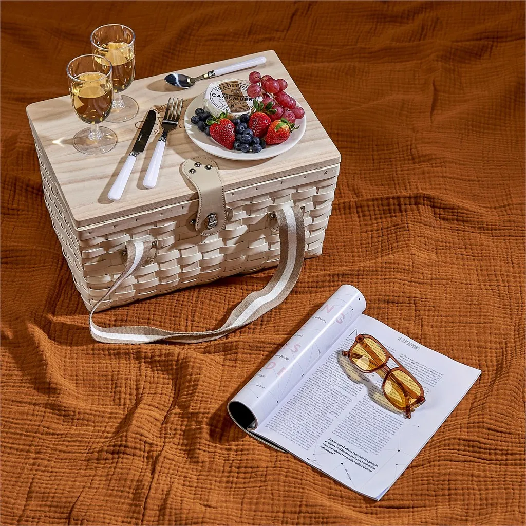 Serendipio Montega 2 Person Picnic Basket