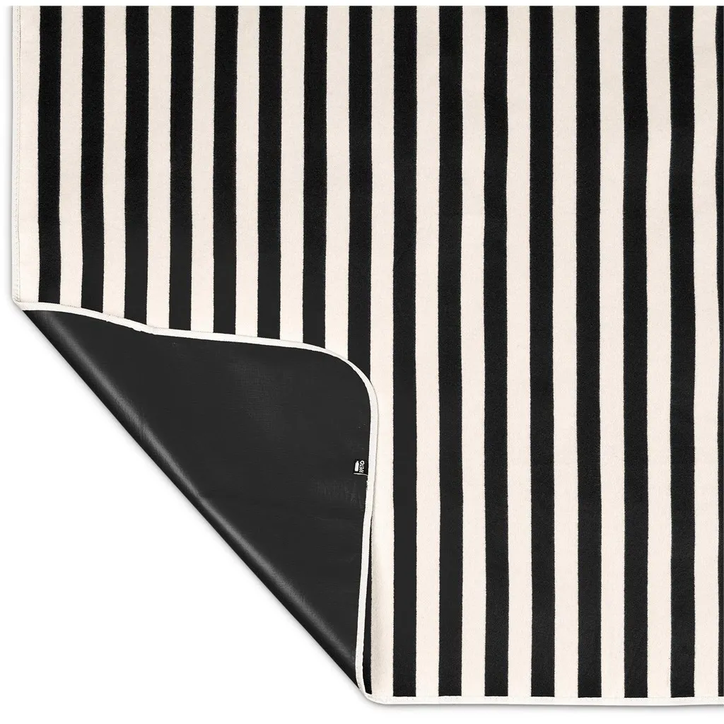 Serendipio Brookhill Picnic Blanket